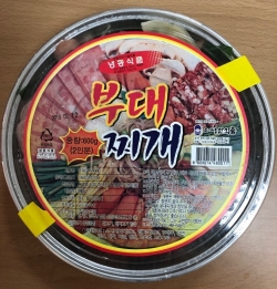 살모넬라균이 기준치 초과검출된 '부대고기 찌개' 제품.