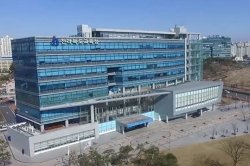 전북교육청은 급식종사자 폐암과 관련해 급식조리실 환기설비 개선을 위한 TF를 구성하고 26일 첫 회의를 가졌다고 밝혔다.
