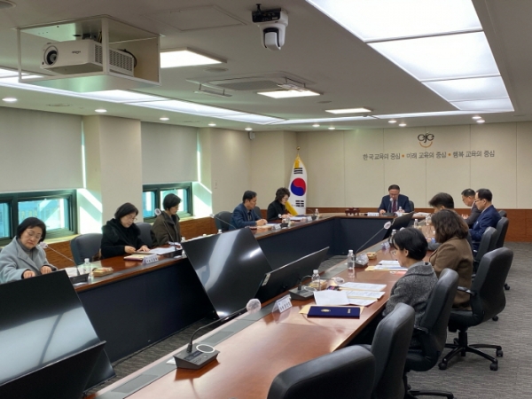 지난 31일 열린 대전시교육청 학교급식위원회 회의 모습.