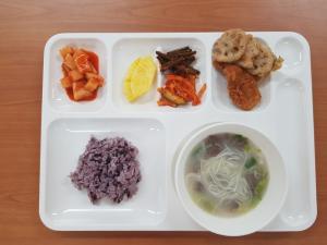 맛과 건강이 함께하는 맞춤형 학교식단 - 새우맛연근튀김